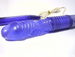 Diferenta dintre dildo, vibe, vibrator si rabbit